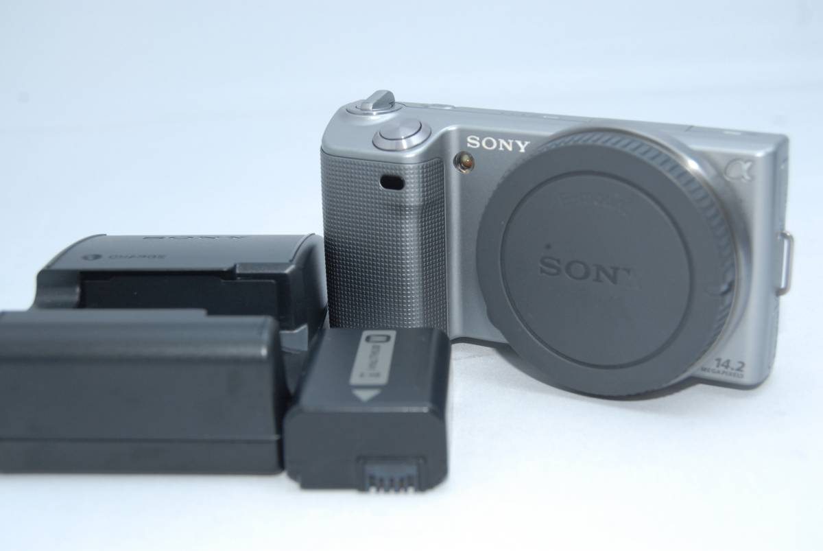 人気のカメラ SONYソニーNEX-5 ボディ シルバー カメラ、光学機器