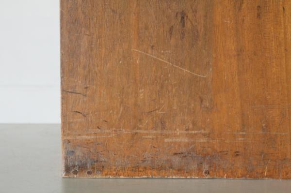 TB526前面ガラスの古い糸ケース 刺繍糸付き◇昭和レトロ/収納/引き出し/キャビネット/裁縫/洋裁/手芸/店舗什器/飾り棚/古道具タグボート