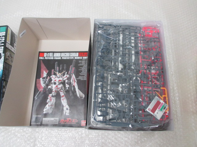 HGUC 1/144 ガンダムTR-1[ヘイズル改] 限定バージョン,フルアーマー・ユニコーンガンダム(デストロイモード/レッドカラーVer.)_3