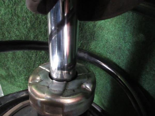 ノア DBA-ZRR70G ヴォクシー フロント右ストラット トヨタ DBA ノア