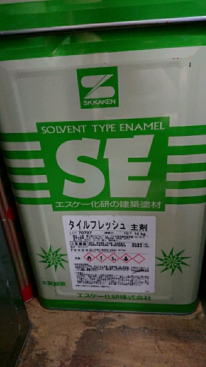 【激安新品】 タイルフレッシュ15㎏缶 艶有