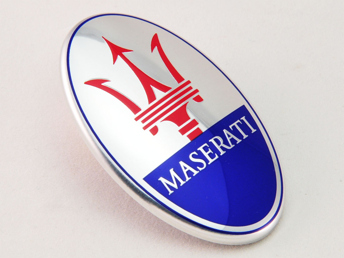 | マセラティ マセラティのエンブレムの特徴や由来を徹底解説！｜中古車の マセラティ純正 フロントノーズエンブレム 輸入 マセラティ/Maseratiマーク フロントエンブレム #67575600 (純正/新品) クアトロポルテ前期用