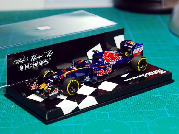特売】スクーデリア トロ ロッソ STR11 2016 #33 M.フェルスタッペン 1