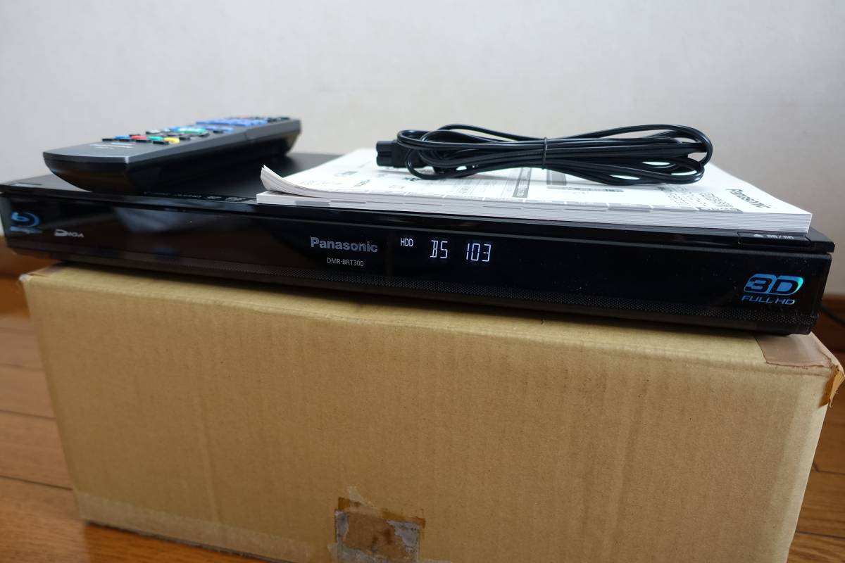 超美品 Panasonic 3D対応 D端子 S端子付き DMR-BRT300 ブルーレイ