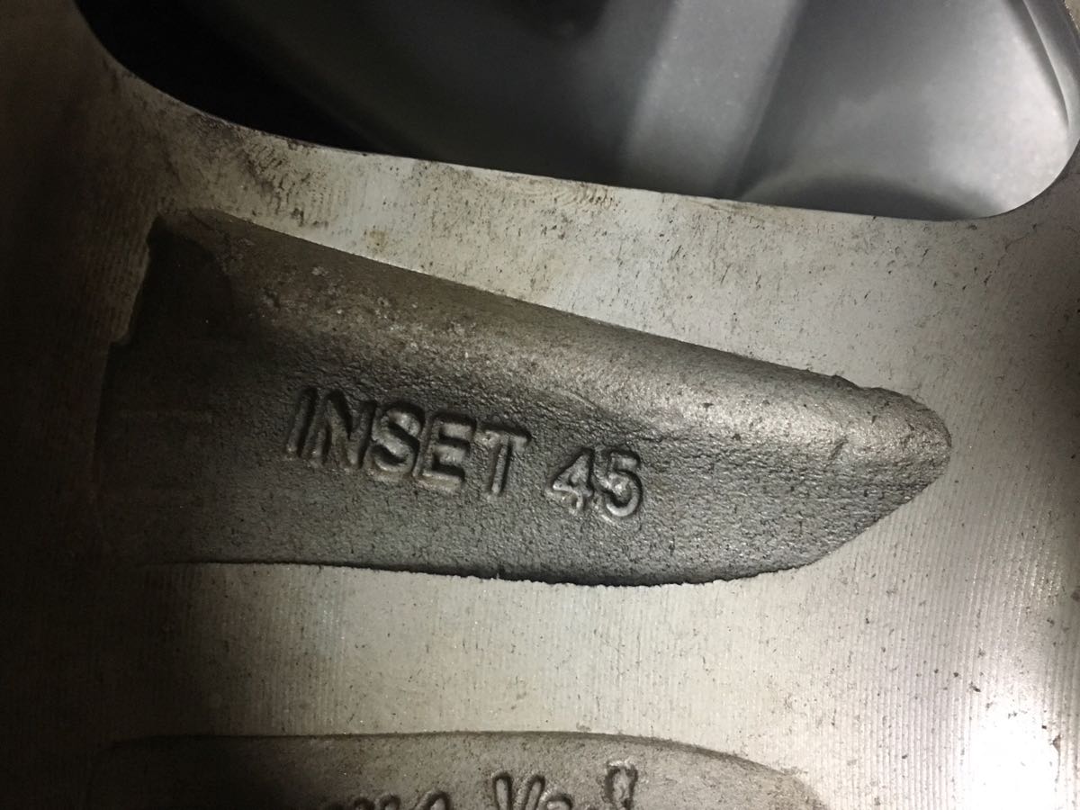 l425036372.9