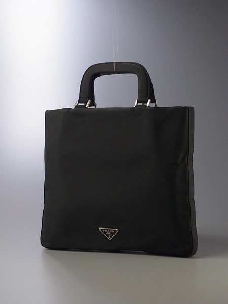 R1196◎イタリア製*プラダPRADA*軽量*三角プレート*ナイロン*ハンドバッグ*鞄*ブラック*黒