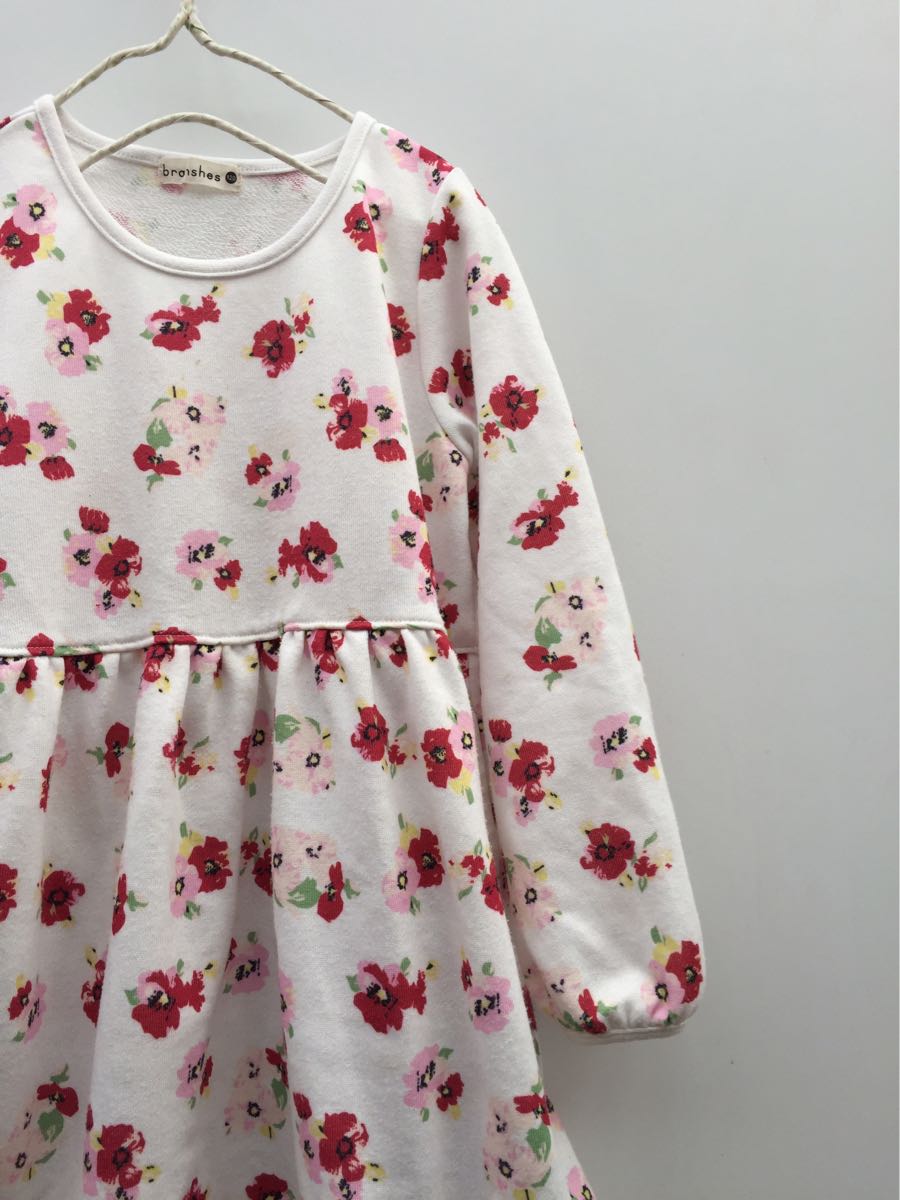 E7 Branshesブランシェス1スウェット花柄ワンピース 1 115 124cm 売買されたオークション情報 Yahooの商品情報をアーカイブ公開 オークファン Aucfan Com
