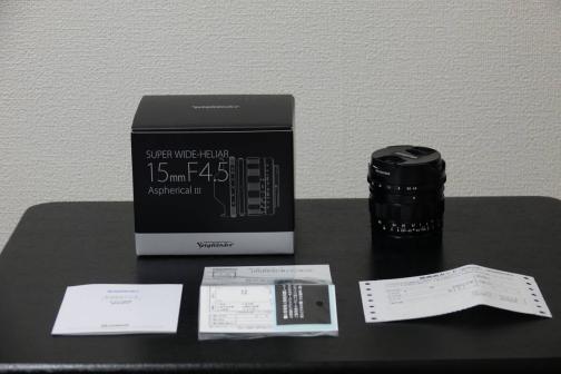 ほぼ新品　フォクトレンダー E-mount SUPER WIDE-HELIAR 15mm F4.5　レンズフィルター（HAKUBA）付　送料無料（ゆうパック）