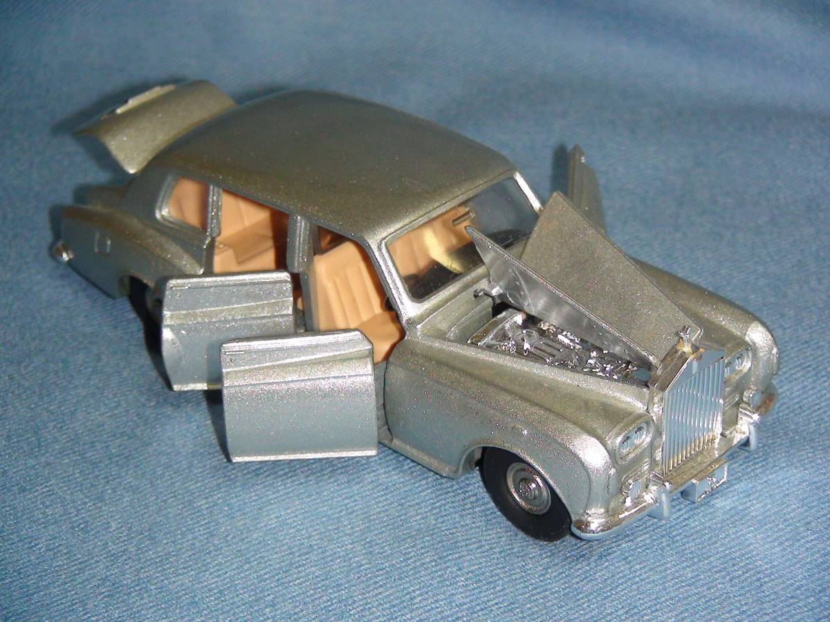 日本製トミカダンディ外国車1/43ロールスロイスファンタムⅥリムジン