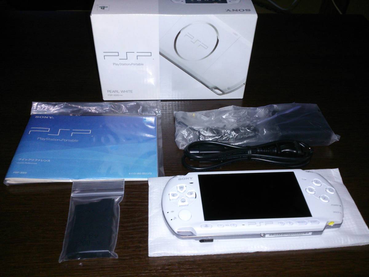 PSP-3000 パールホワイト 超美品 付属品完備 SONY メーカー生産終了