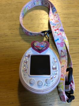 たまごっちP's アイカツピアス 美品たまごっちピース グリーン アイ