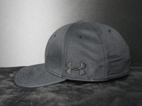 【未使用品】11C 超クール★UNDER ARMOUR アンダーアーマー キャップ 帽子 CAP クールな伸縮素材★各種スポーツ レジャー アウトドアにも◎