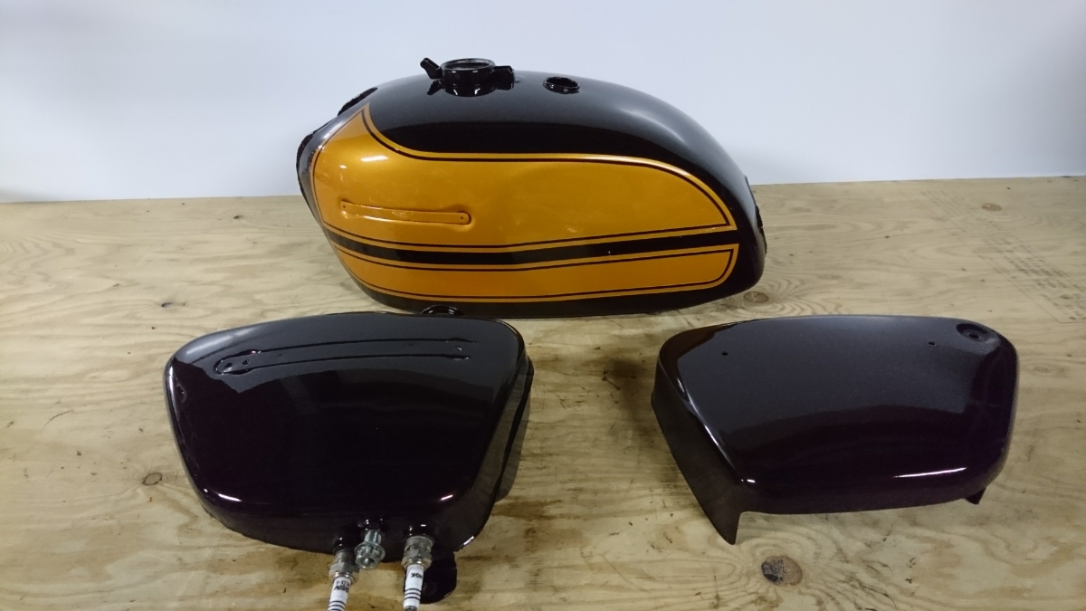 カワサキ W650のタンクを650RS | OUT｜旧車・絶版バイクならウエマツ 