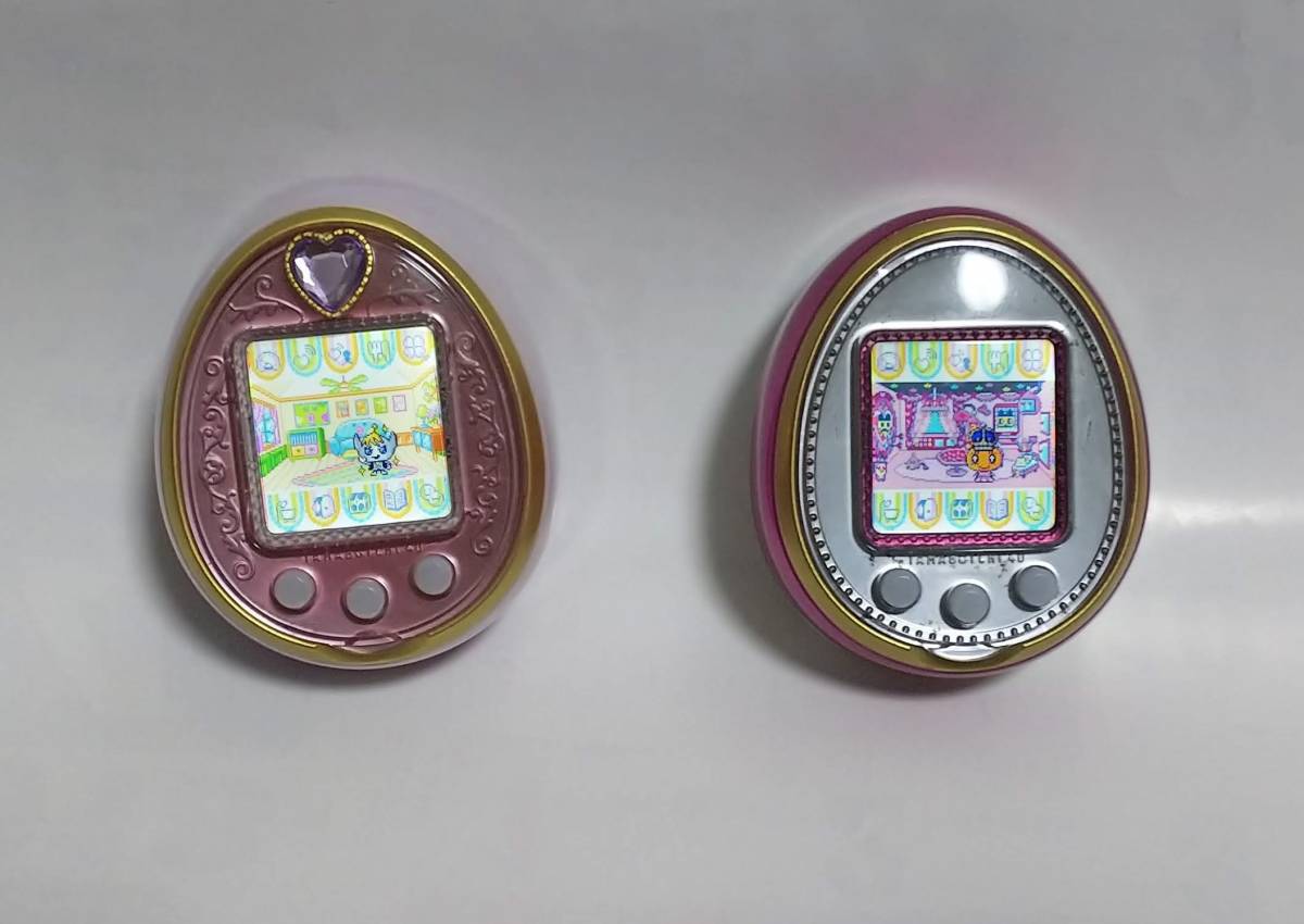 【ローラっちカード付属】たまごっち４Uセット　TAMAGOTCHI 4U & TAMAGOTCHI 4U Anniversary ver.【さらに２つの特典も】