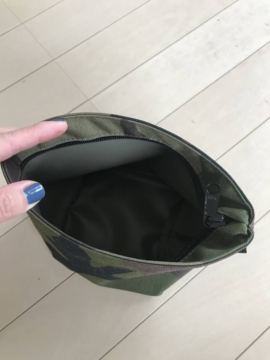 エルベシャプリエ ナイロン舟型ポーチ 新品同様