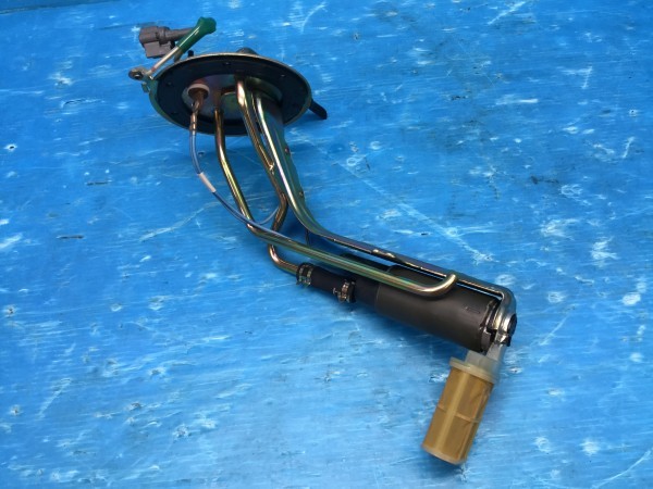  JZX100 チェイサー ツアラーV 後期 純正 燃料ポンプ フューエルポンプ 1JZ-GTE 5MT マークⅡ/クレスタ D(エンジン部品)｜売買されたオークション情報、yahooの商品情報をアーカイブ公開 - オークフ トヨタ用