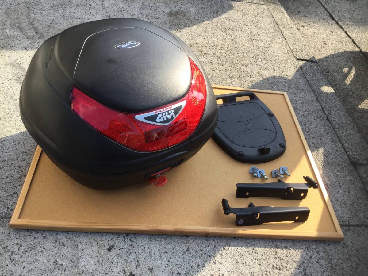 品質保証，人気セール PCX125 PCX150 GIVI リアボックス トップケース ステー ブラケット JF28 JF56 KF12 KF18(トップケース)｜売買されたオークション情報、yahooの商品情報をアーカイブ公開 - オークファン トップケース