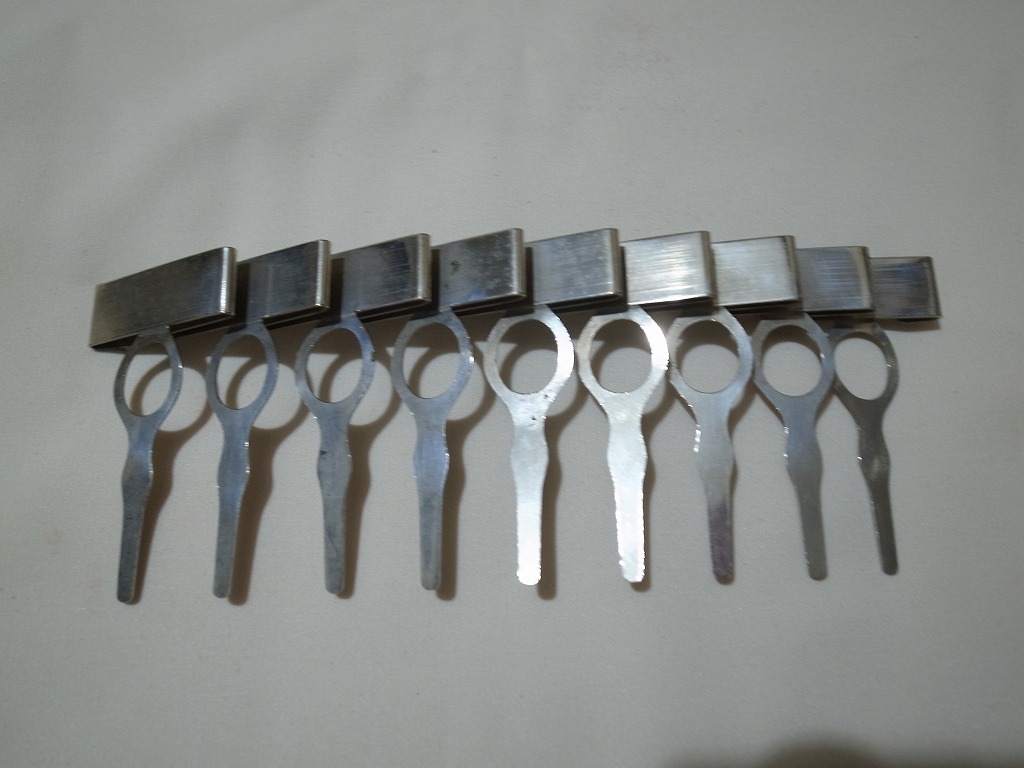 希少日本軍 勲章 吊り 金具 9連 レプリカ 勲章吊金具9連