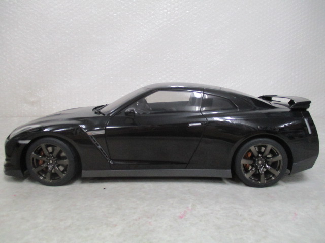オートアート 1/12 日産GT-R(R35)プレミアムエディション(ブラック