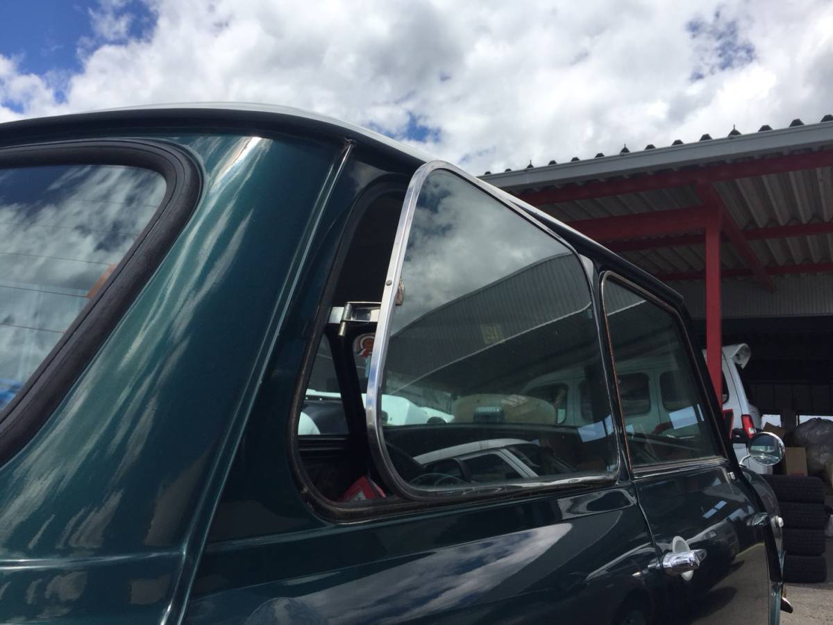 ROVER MINI 旧ミニ ローバー ミニ クーパー 「開閉式 クォーターガラス