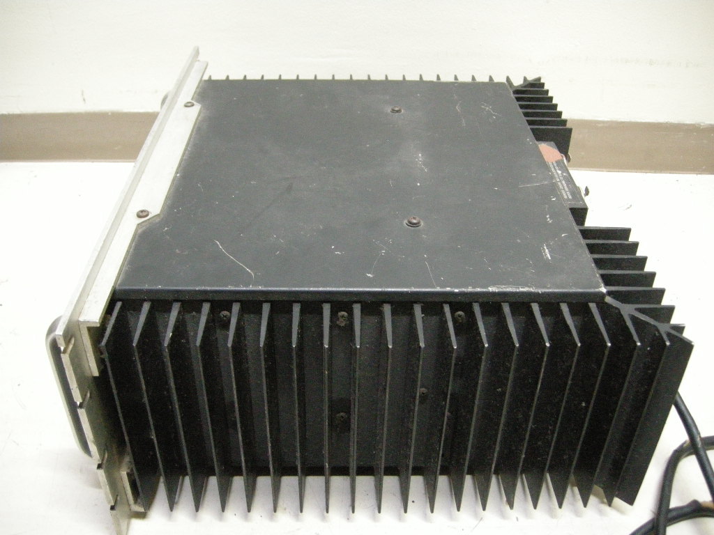 ジャンク品。 bose 1800 professional solid state dual channel power amolifier 