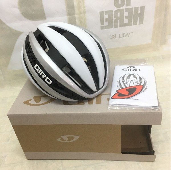 新品未使用★GIRO SYNTHE★ ジロ シンセ　超軽量自転車 ヘルメット (SIZE:M) 艶消し　ホワイト