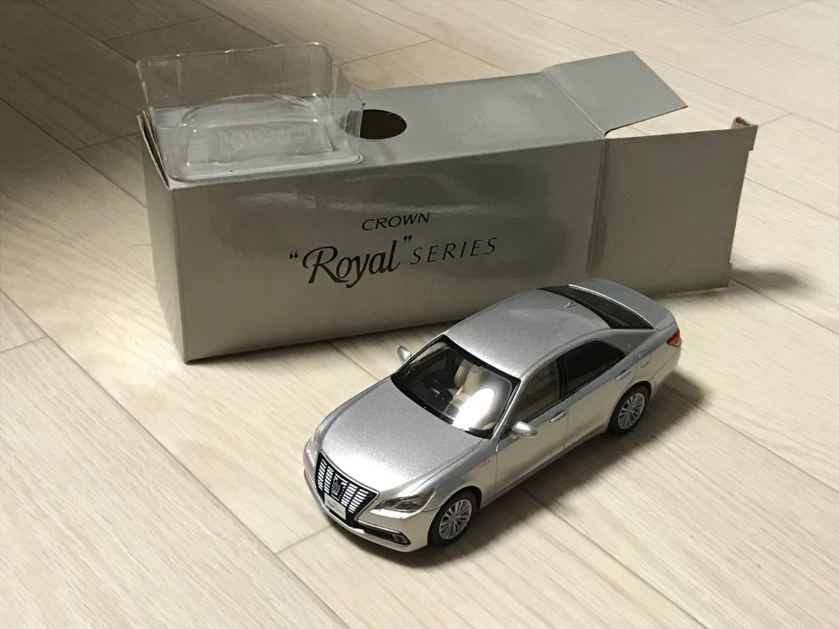 トヨタ 非売品 ミニカー クラウン CROWN ロイヤル カラーサンプル