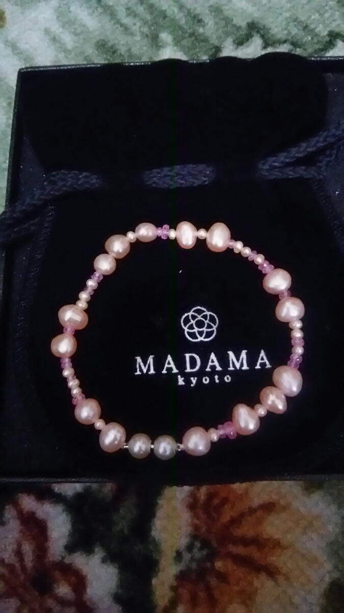 マダマ MADAMA 淡水パールとピンクサファイアのブレスレット