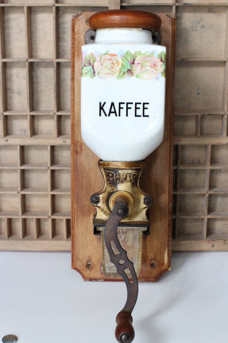 ドイツ製 KAFFEE 壁掛け コーヒーミル 動作品　ヴィンテージ ドイツアンティーク☆コーヒーミル☆壁掛け式 アンティークドイツ製