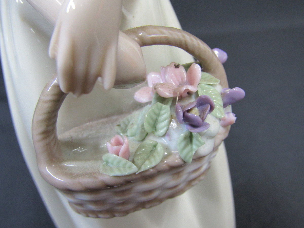 LLADRO リヤドロ ＃5605 「お花の宝物」 廃盤 ジャンク y20-416199