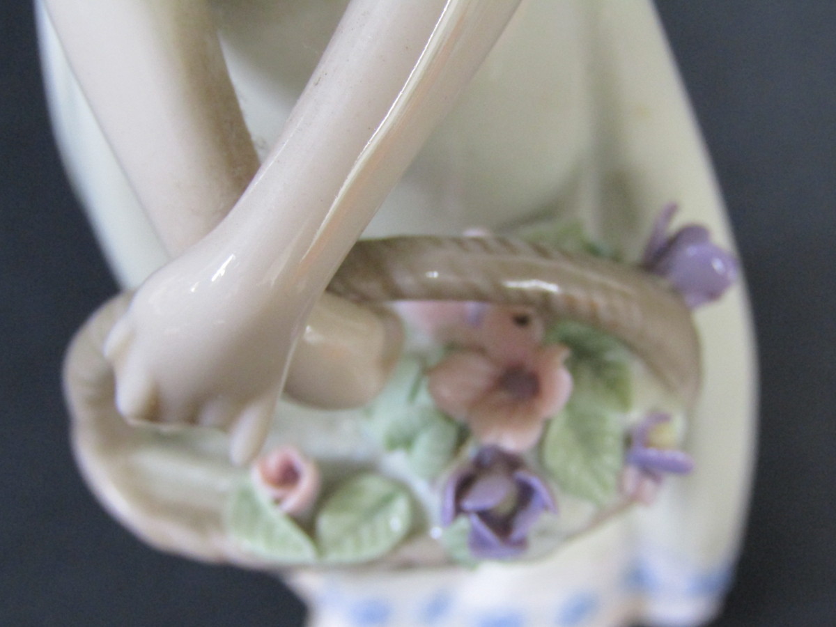 LLADRO リヤドロ ＃5605 「お花の宝物」 廃盤 ジャンク y20-416199