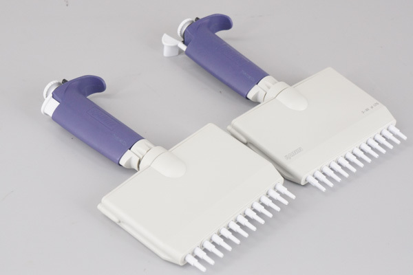 [JUNK]USED 2本セット RAININ Pipet・Lite L10 0.5-10μL 2-20μL L20 マルチピペット[ST2201681]