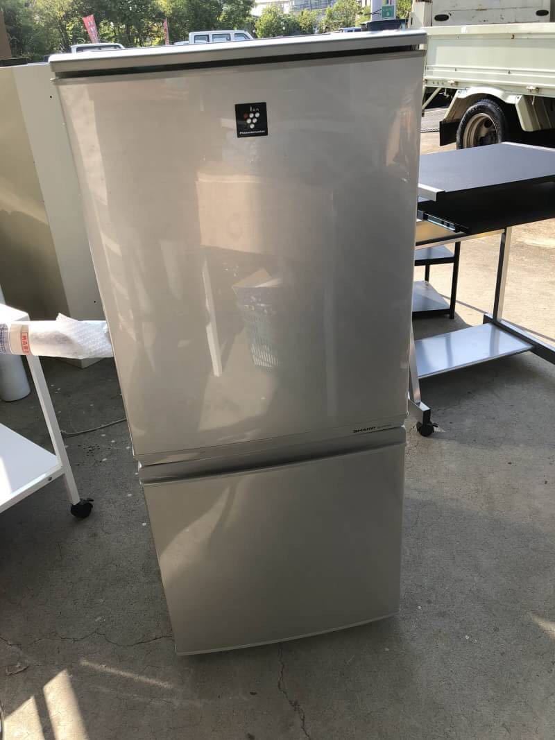 ○G5228 シャープ SHARP ノンフロン冷凍冷蔵庫 プラズマクラスター 137L SJ-PD14X-N 2013年製○