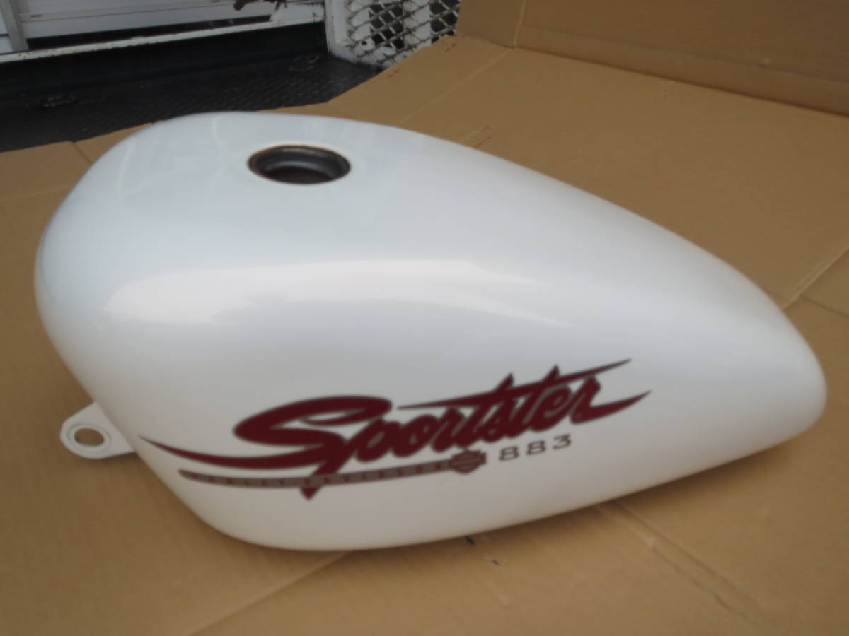 スポーツスター　ホワイトタンク ハーレーダビッドソン スポーツスター タンク 白色 タンク パーツ