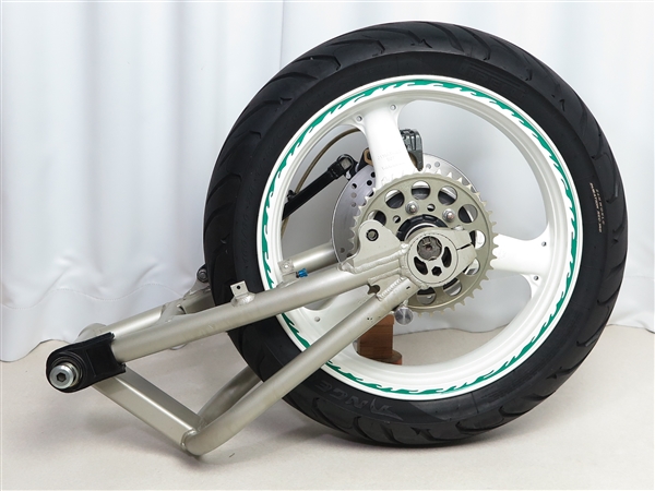 ♪ZRX400/ZR400E カスタム リア足回り 17インチ ワイドホイール化 