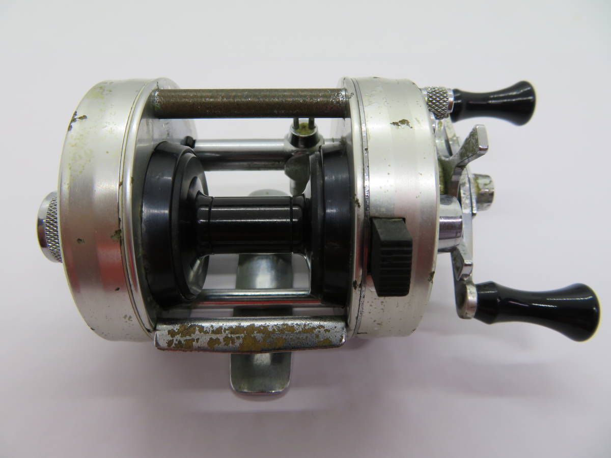 シマノ 15オシアコンクエスト 300HG 右ハンドル新品（税込） 送料無料