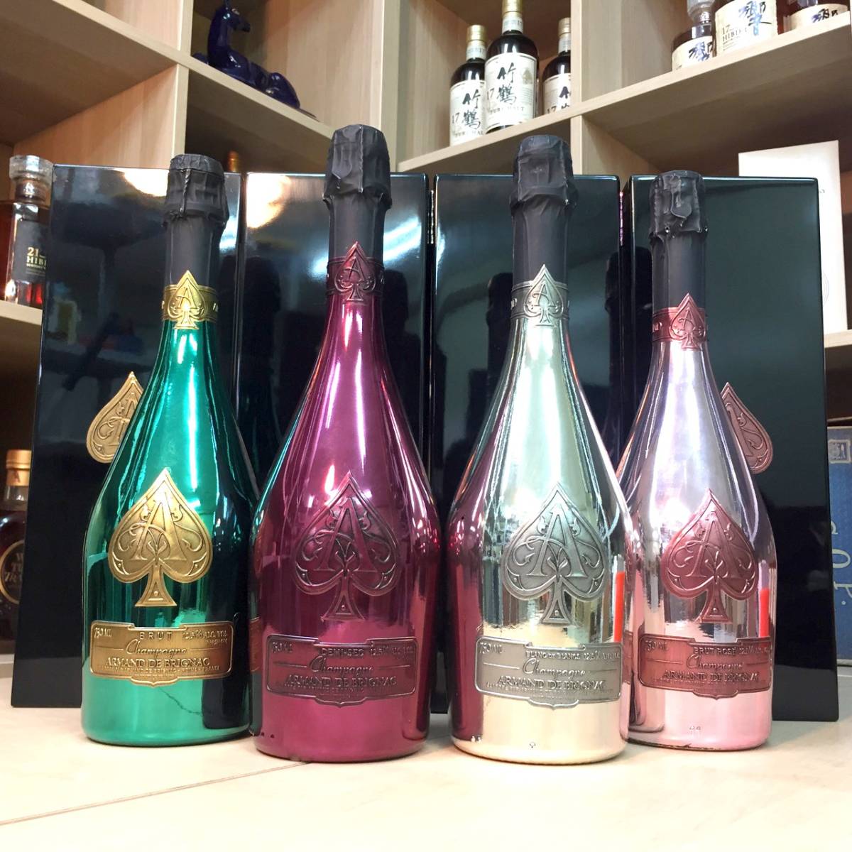  91215-18 ARMAND DE BRIGNAC アルマンドブリニャック 各種 ロゼ ブランドブラン マスターズグリーン ドゥミセック化粧箱付 4本セット(シャンパーニュ)｜売買されたオークション情報、yahooの商品情 スパークリング