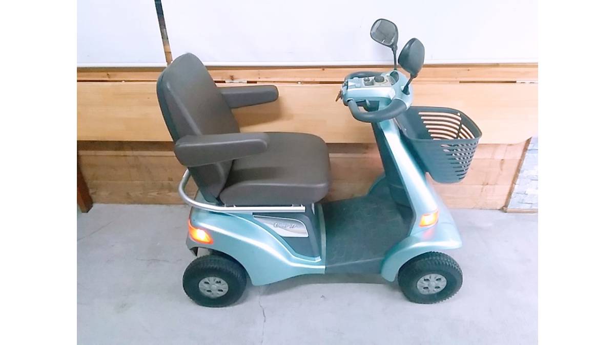 SUZUKI スズキ セニアカー 四輪 電動カート 電動車いす シニアカー