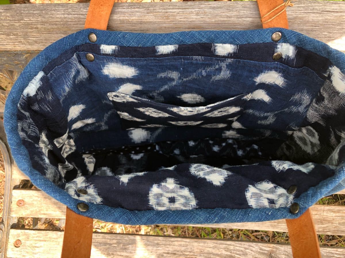 古布 藍染 手作り ハンドバッグ ヴィンテージ 37cm Indigo 菊紋 chibisixハンドメイド 古布 バッグ 型染め 絣 藍染め リメイク 革