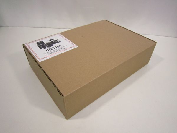 a)【未開封】 Apple Mac Book Pro MR9R2J/A ①_4