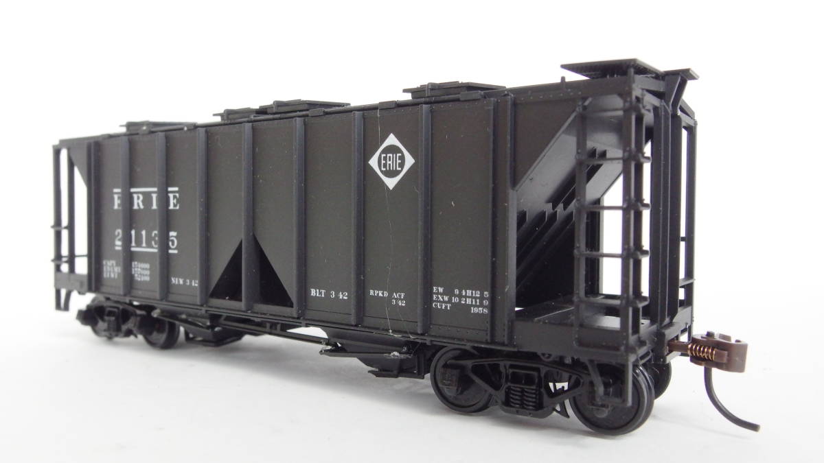 HO Bowser #56142 EL Erie Lackawanna 2-Bay Covered Hopper #19059 HO