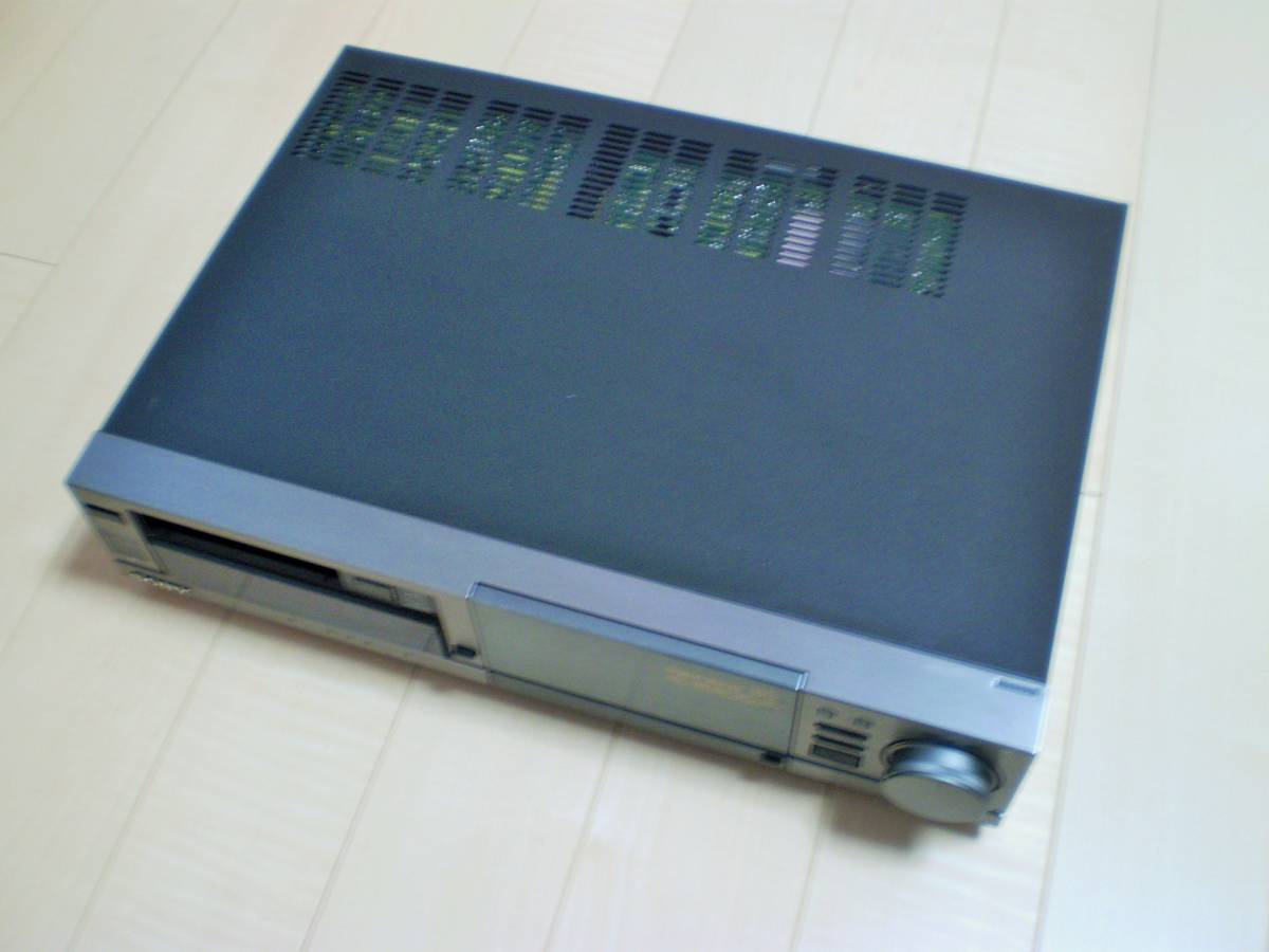 ☆程度良好☆整備済み動作品☆SONY Hi-8ビデオ 最高峰 EV-BS3000 「高音質高画質」搭載機☆ hi8 SONY 動作確認済◇EV-BH10◇高画質Hi8小型高級機☆状態良好 8mmと 専門店の保証付き！整備済み品 (VideoHi8