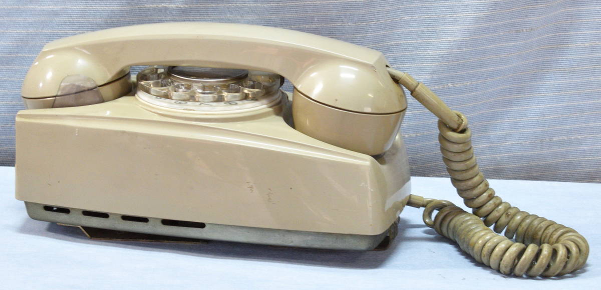 岩崎通信機株式会社 小型-A1W電話機 NTR3101 1968.10 壁掛け式