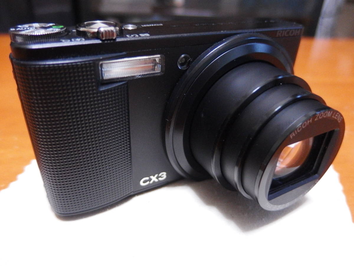 RICOH CX3 デジタルカメラ 本体と付属品 リコー 中古品 デジタル