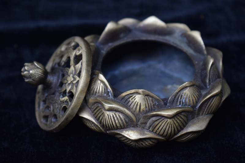 香道具 香炉 茶道具 銅器 仏具 薰香炉 香爐 貴重 在銘 銅製細工 銅 年代物 細工 文房具 書房 公式通販