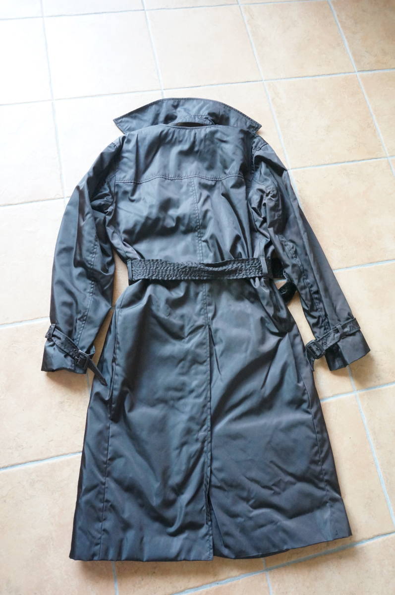 PRADA プラダ　女性用ロングナイロンコート　サイズ40