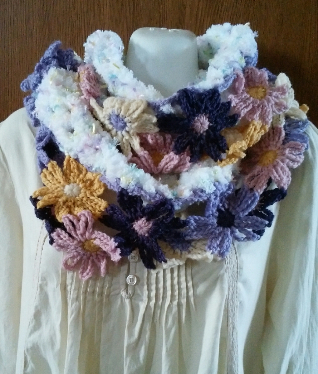 フラワーモチーフ（ネックウォーマー・スヌード｜マフラー □ハント