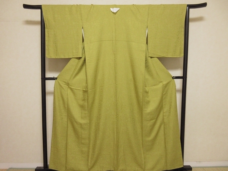 セール，お買い得 ドークブア 色無地 梅幸茶 鳳凰に花地紋 やまと しつけ付 逸品 502(仕立て上がり)｜売買されたオークション情報、yahooの商品情報をアーカイブ公開 - オークファン 仕立て上がり