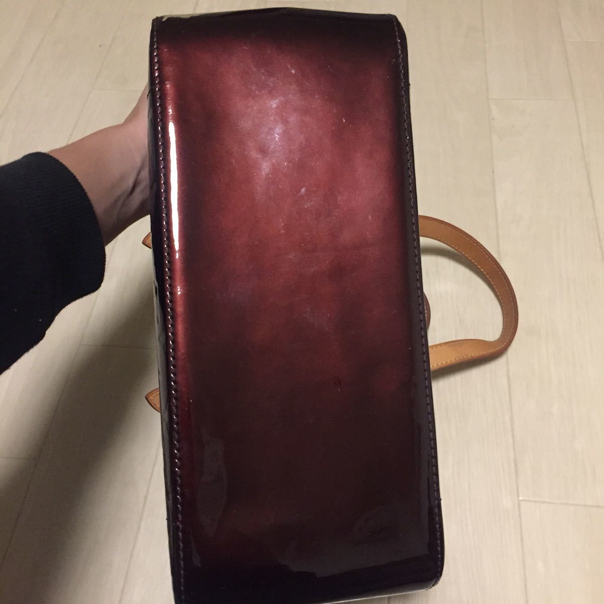 ルイヴィトン ショルダーバック ローズウッドアベニュー アマランテ ヴェルニ