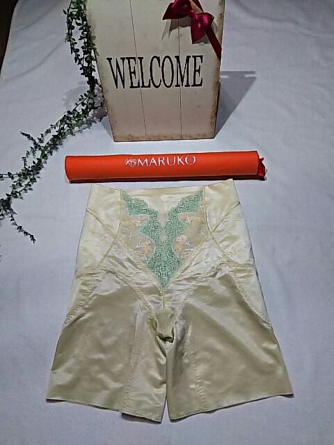  大盤振る舞い 大激安 補正下着 マルコ モンマリエ イエロー ロングガードル EL76(XLサイズ以上)｜売買されたオークション情報、yahooの商品情報をアーカイブ公開 - オークファン ガードル